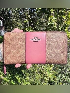 COACH Long Zip-Around Wallet Tan/Pink Signature Canvas & Leather w Gold Hardware